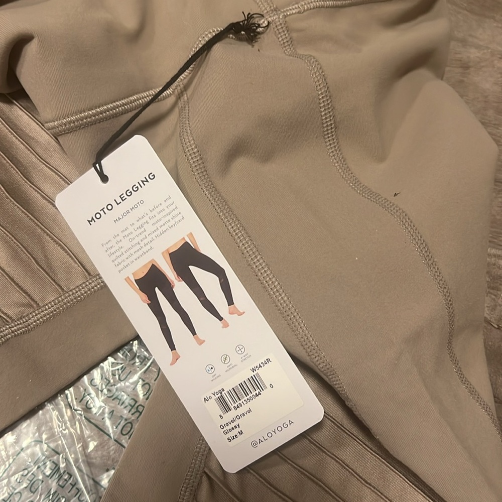 🔥🔥ALO Moto Leggins - Picture 6 of 16